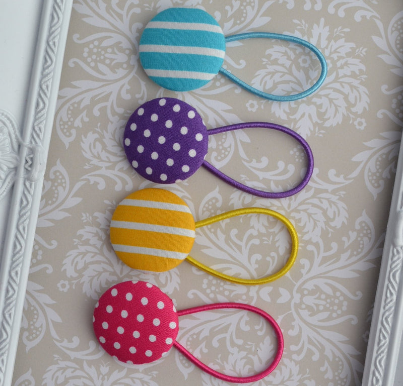 Set of button hair ties