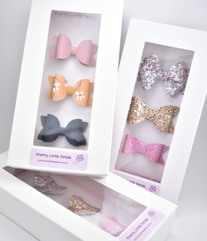 Gift boxes of hair bows 